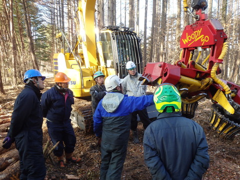 高性能林業機械安全講習の様子