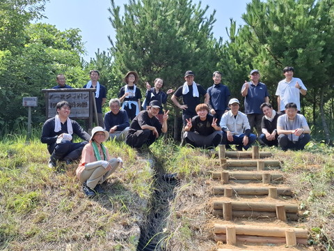 海岸防災林再生活動を終えての記念撮影